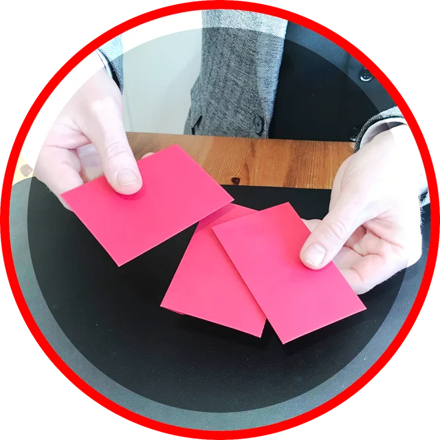 A magic effect with red envelopes